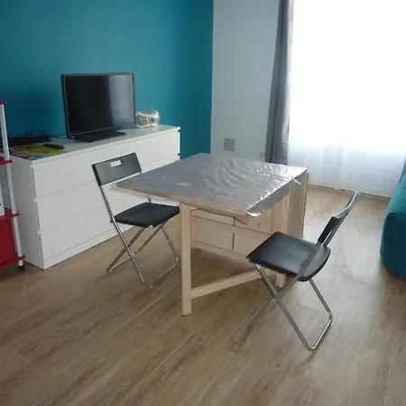 Bord De En Franceville شقة *