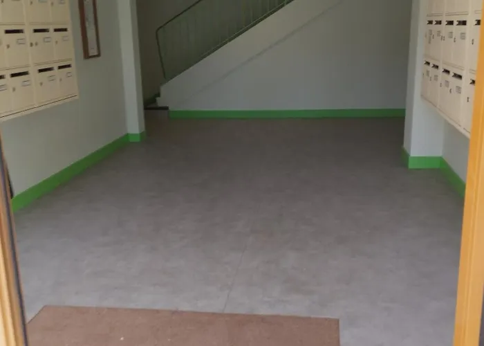 Bord De En Résidence Franceville