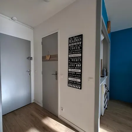 Bord De En Résidence Franceville Appartamento