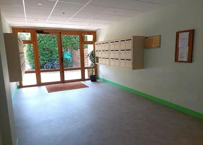 Appartement Bord De En Franceville *