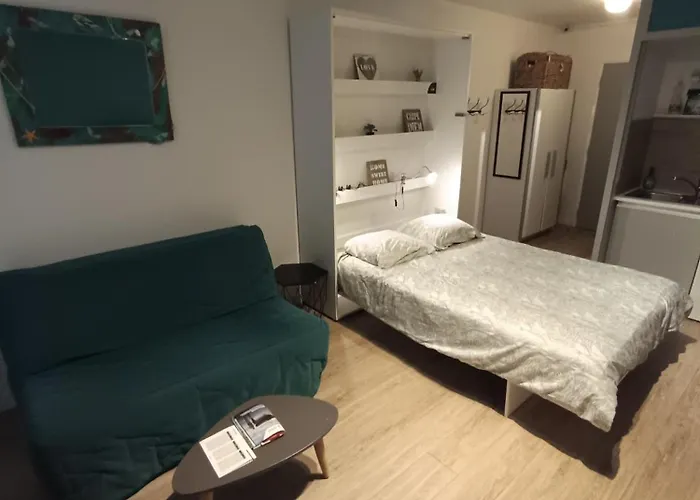 Appartement Bord De En Franceville